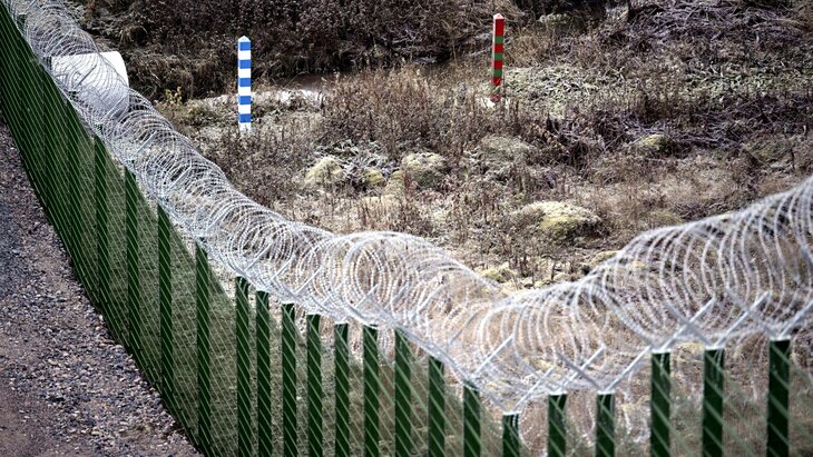 Высоту забора на границе между Финляндией и Россией увеличат на метр