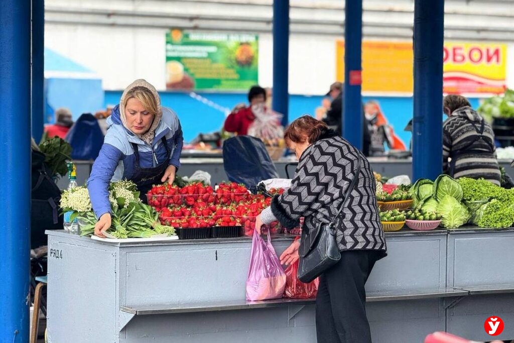 Майский рынок: клубника, черешня и грибы. Что по ценам?