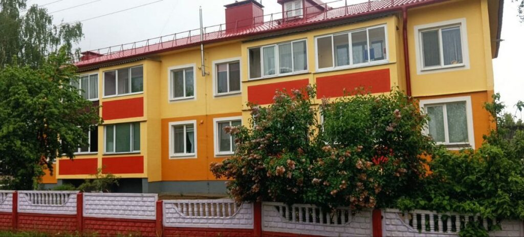 Жители многоквартирного дома в Чуденичах недовольны ремонтом крыши