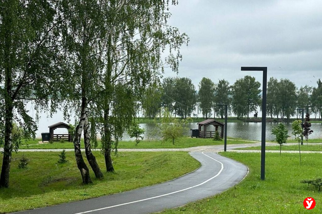 Парк, велодорожки и водохранилище. Посмотрели, как преображаются Смолевичи