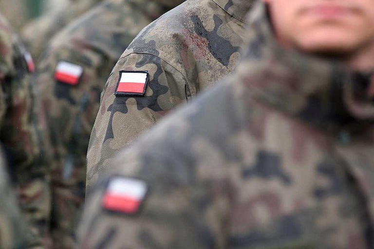 Польша продлила режим террористической угрозы