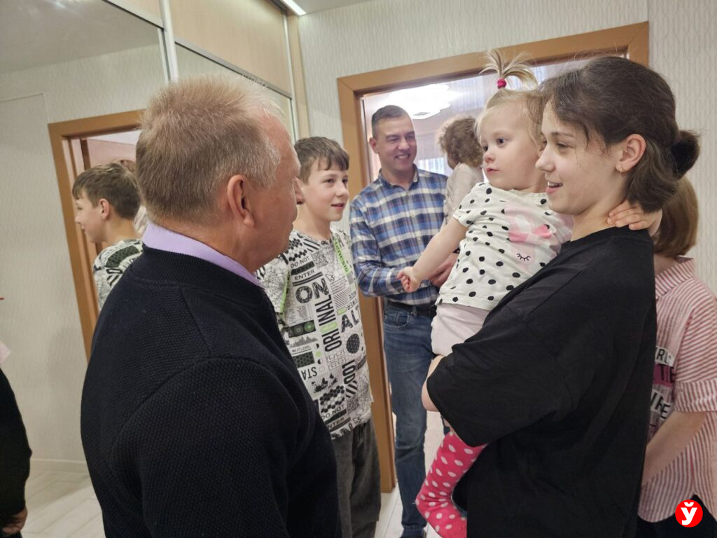 Борисов, многодетная семья и пылесос