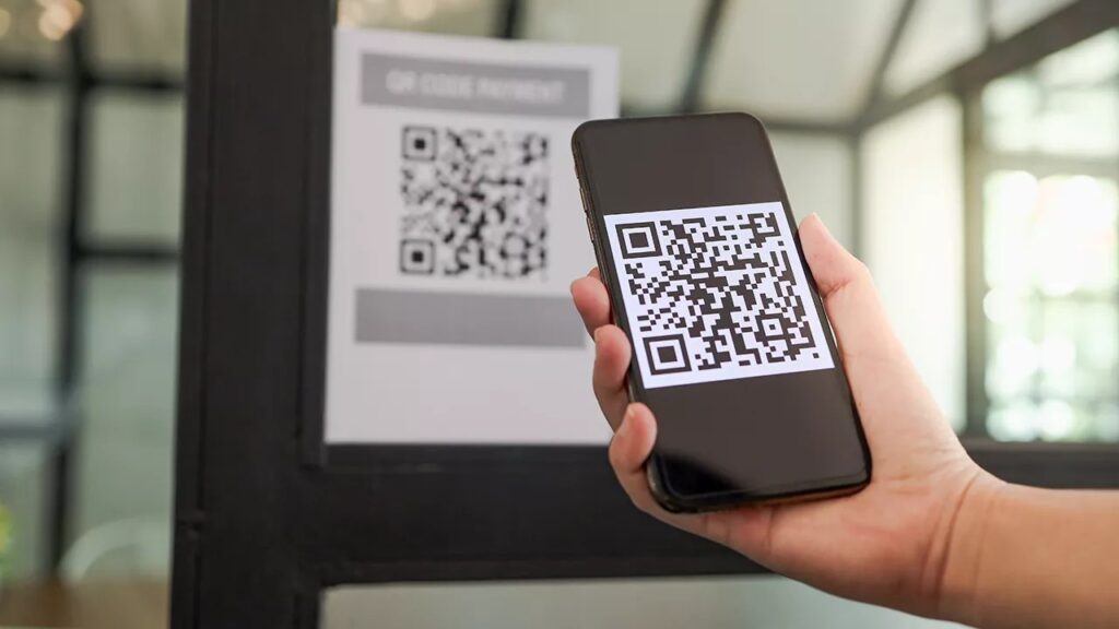 Мошенники воруют деньги через QR-коды: как не стать жертвой