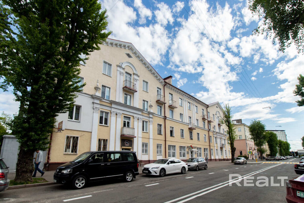 В Минске продают квартиру художника. Посмотрите, какой там интерьер
