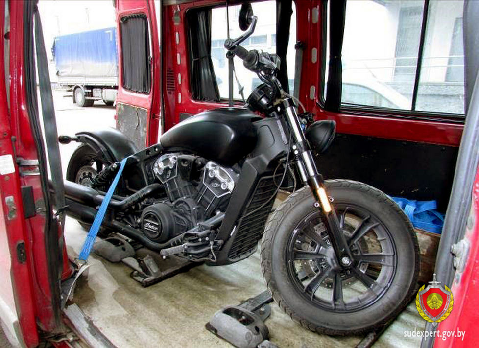 Гомельчанин зарегистрировал редкий мотоцикл Indian Scout Bobber с перебитым VIN