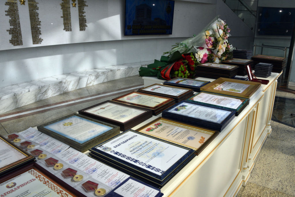 Лучших сотрудников органов внутренних дел Минщины наградили медалями