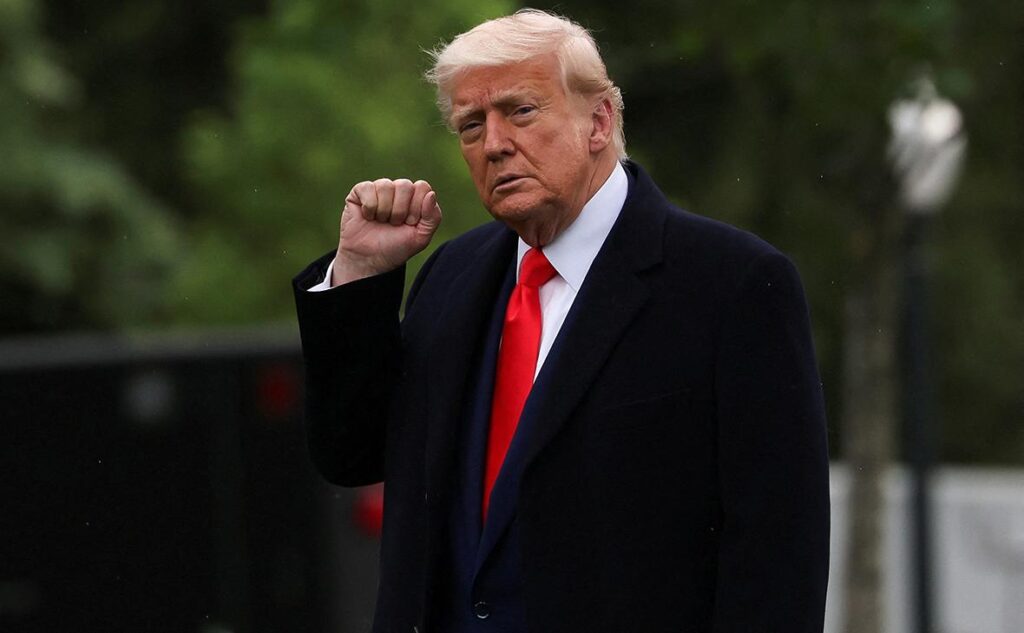 Реакция в США на удары по Ирану: рейтинг Трампа пикирует
