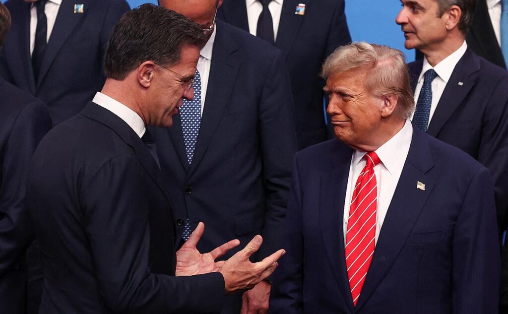 НАТО капитулировало перед Трампом: Европа платит, «папочка» смеется