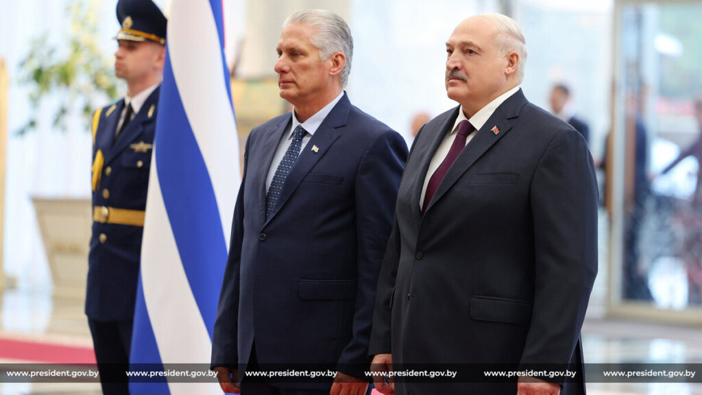 Лукашенко считает неприемлемыми экономическую и финансовую блокады Кубы со стороны США