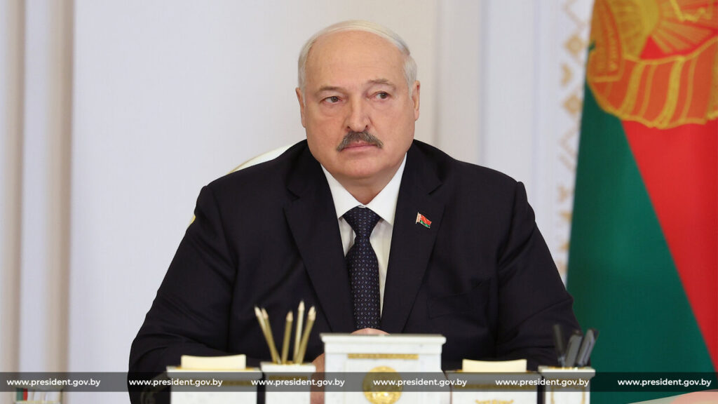 «Какой же это мужик без армии?» Лукашенко призвал учитывать службу при назначении на должности