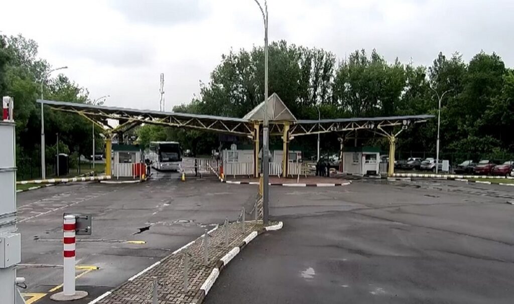 Иностранка пыталась выехать в Польшу по документу сестры