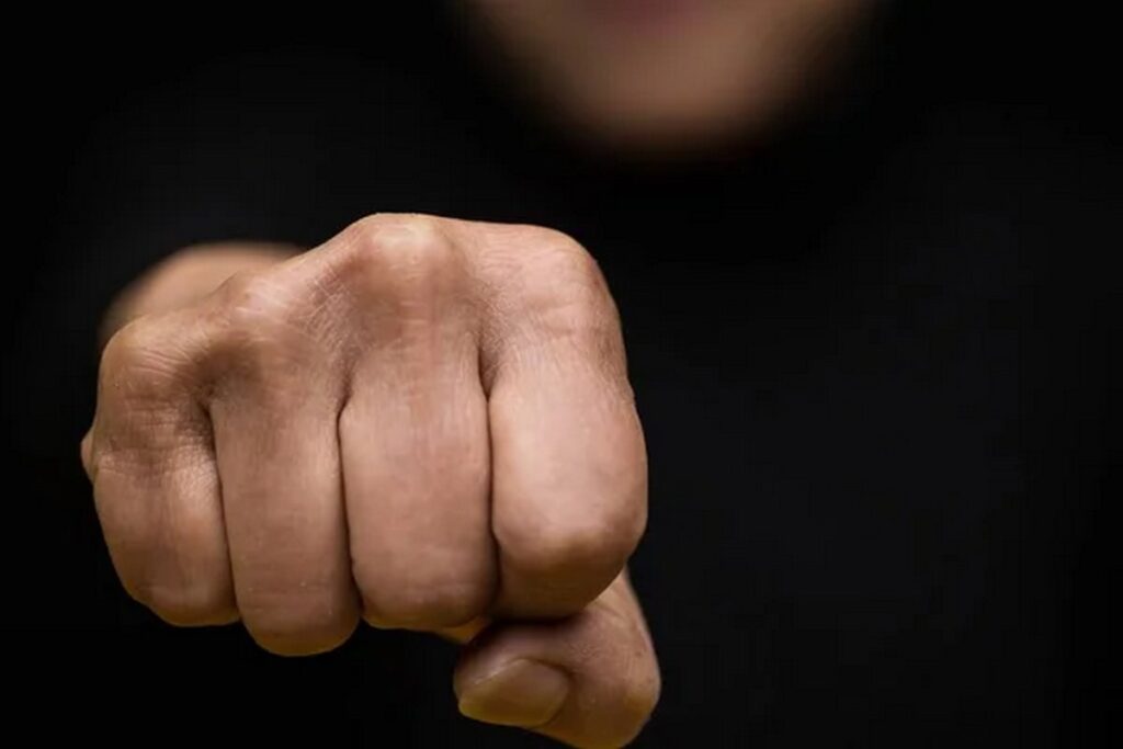 В Борисовском районе на мужчину завели уголовное дело за систематическое избиение сожительницы