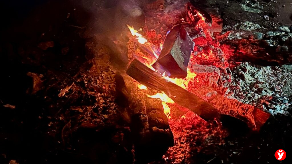 Женщина в Минском районе попала в больницу после прыжка через костер