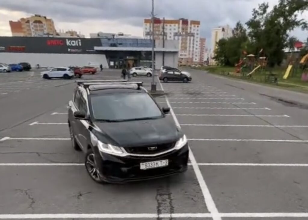 «Закинь монетку — и поехали!» Видео с «ожившей» машиной покорило TikTok