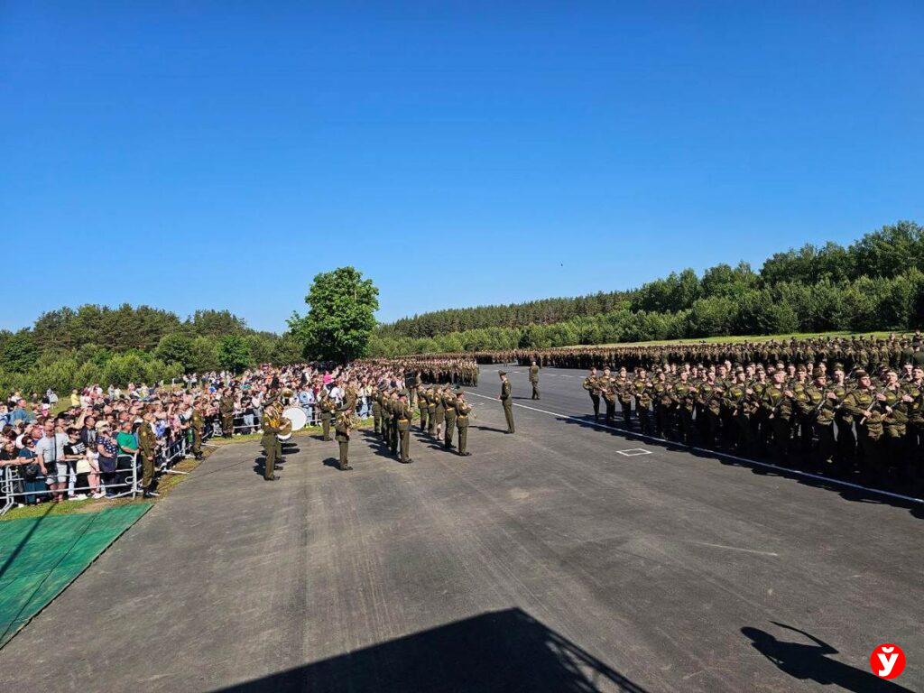 В Беларуси изменили порядок увольнения и отпуска для военнослужащих