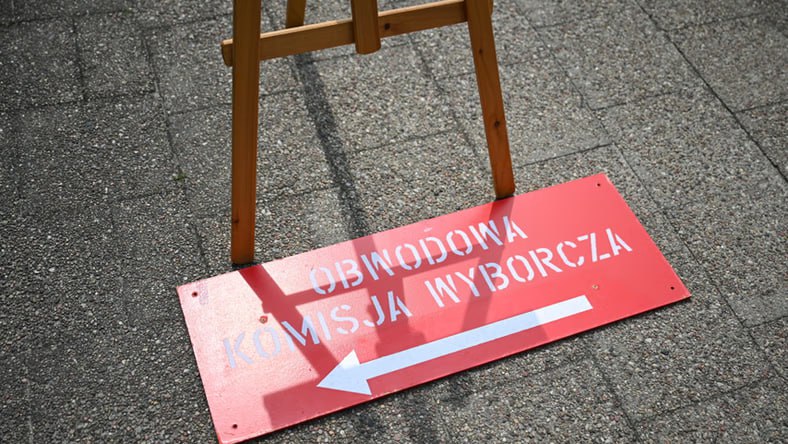 В Польше арестовали пьяного члена избирательной комиссии