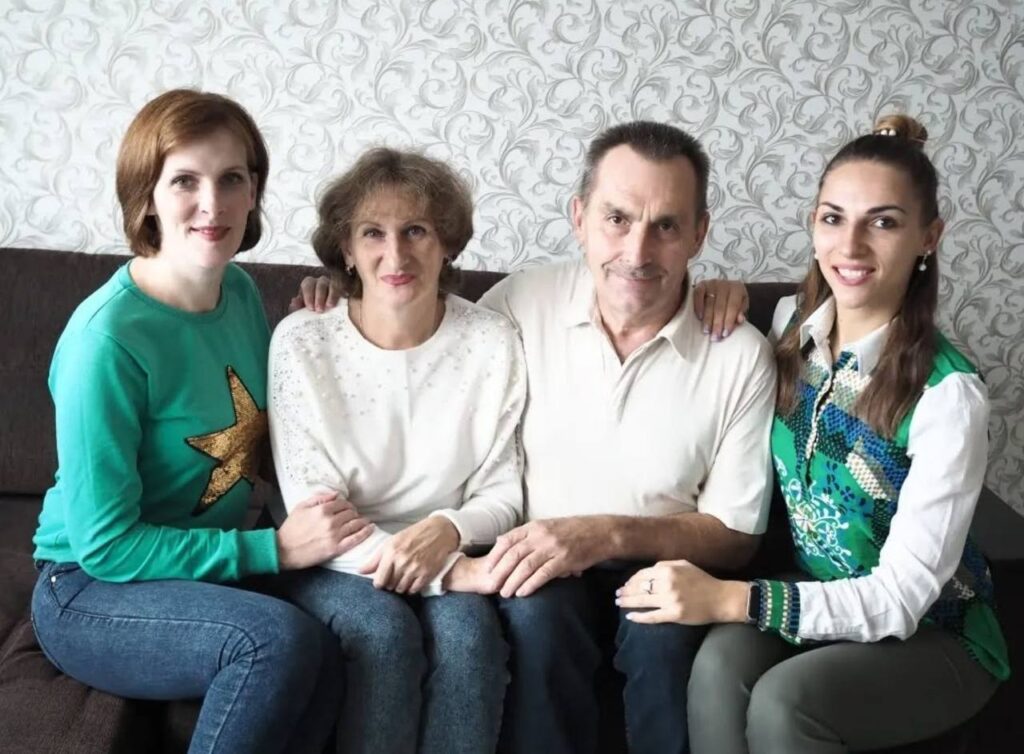 Сестры-украинки из Крупок рассказали, почему отказались от родины