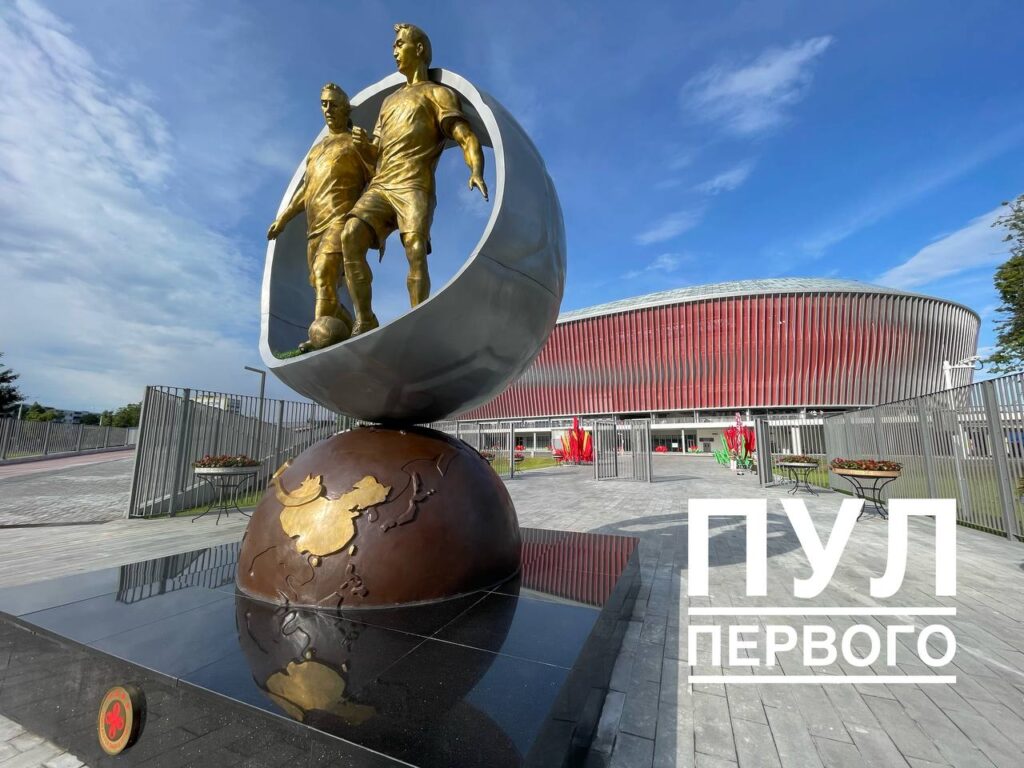 футболисты