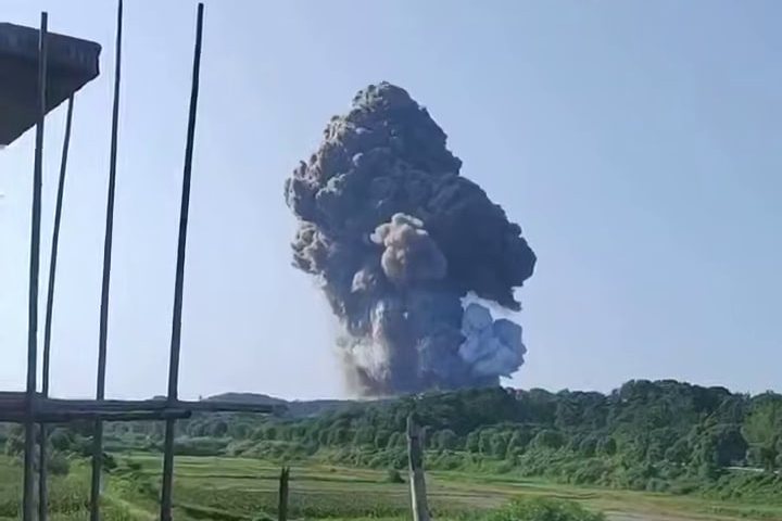 В Китае на фабрике фейерверков прогремел мощный взрыв — есть пострадавшие
