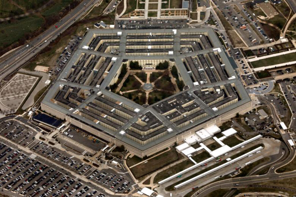 Нетрадиционное министерство: почему пицца и гей-бары в США сигналят об атаках