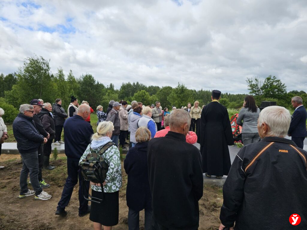 Вблизи деревни Лютец Борисовского района обновили памятное место