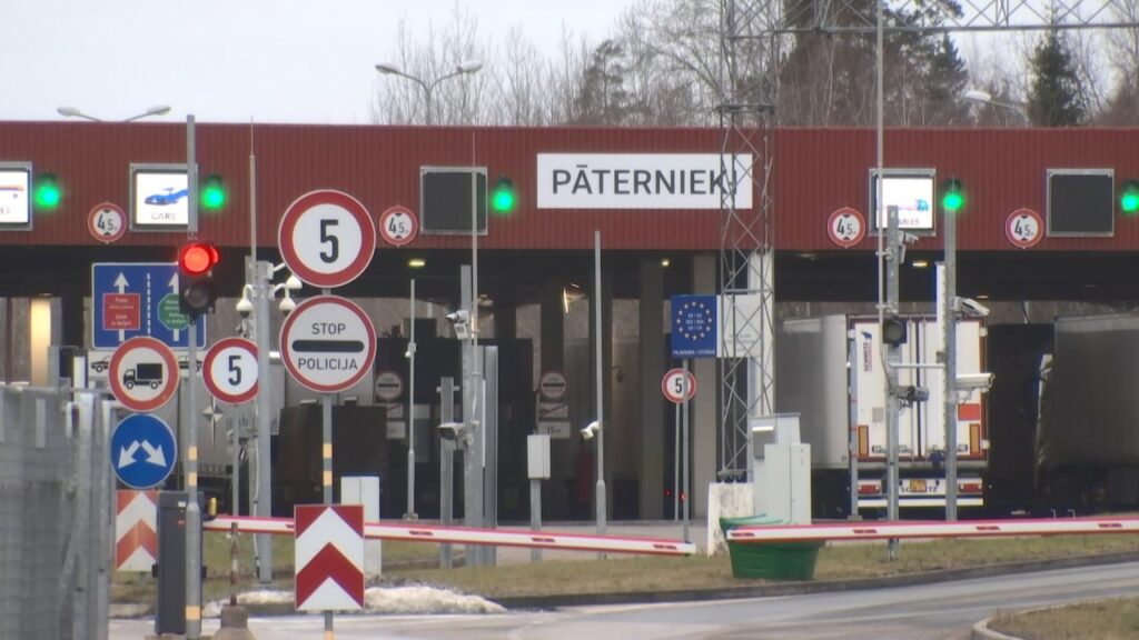 Погранпереход Патерниеки снова работает: в очереди — более 560 фур