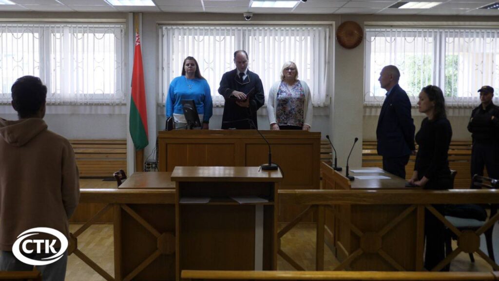 Шесть лет за психотропы: 16-летнюю солигорчанку осудили за сбыт наркотиков
