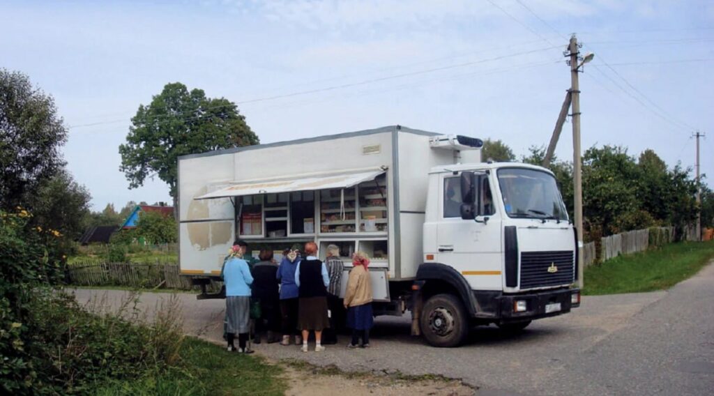 В Свислочском районе продавец автолавки проиграла в онлайн-казино деньги за реализованный товар