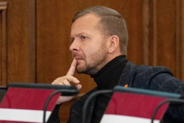 Силовая дерусификация в Латвии: за что судят депутата Росликова