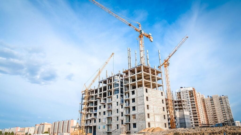 Строительство в Беларуси: кому досталось жилье в 2024 году