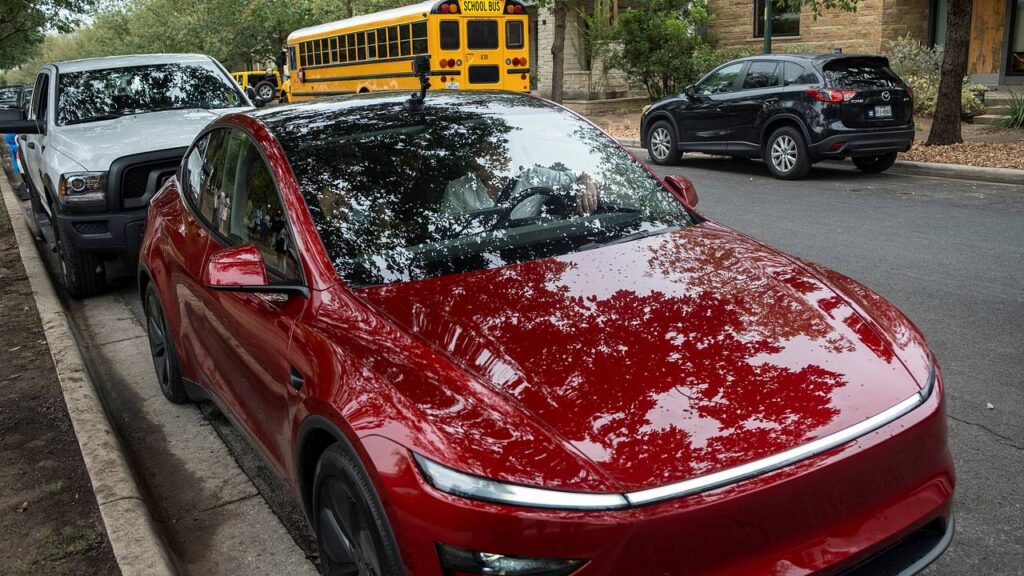 Илон Маск объявил о первой автономной доставке Tesla Model Y на день раньше срока