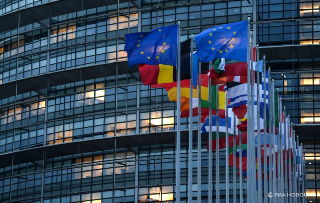 Потный Евросоюз: в здании парламента сломались кондиционеры