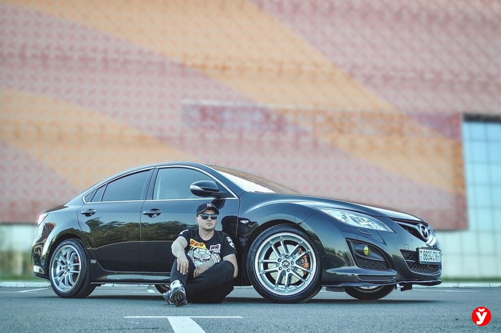 Нескучная машина. История превращения обычной Mazda в автомобиль с редкой «начинкой»