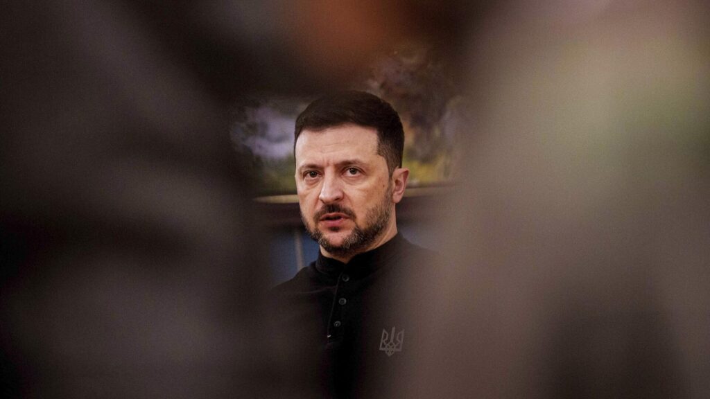 Зеленский еще надеется обмануть украинцев и западных кураторов