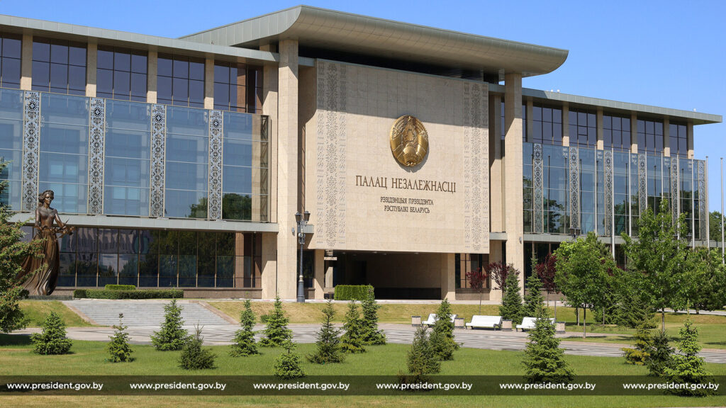 Лукашенко потребовал исключить небрежность во время уборочной кампании