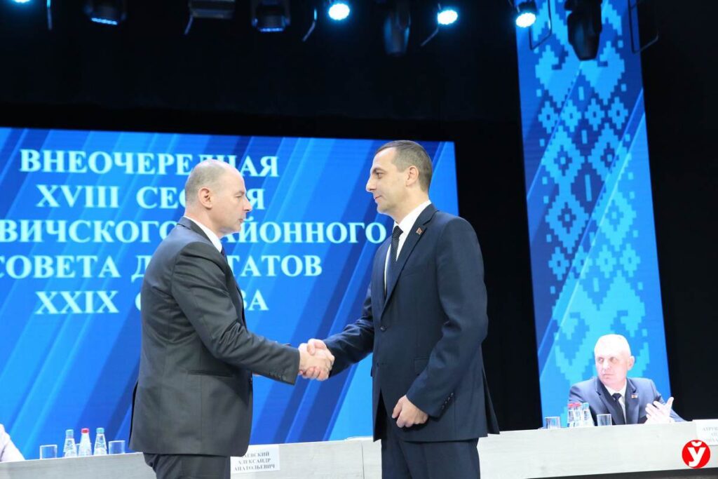 Рост инвестиций, укрепление кадров. Кушнаренко поставил задачи перед новым руководителем Пуховщины 