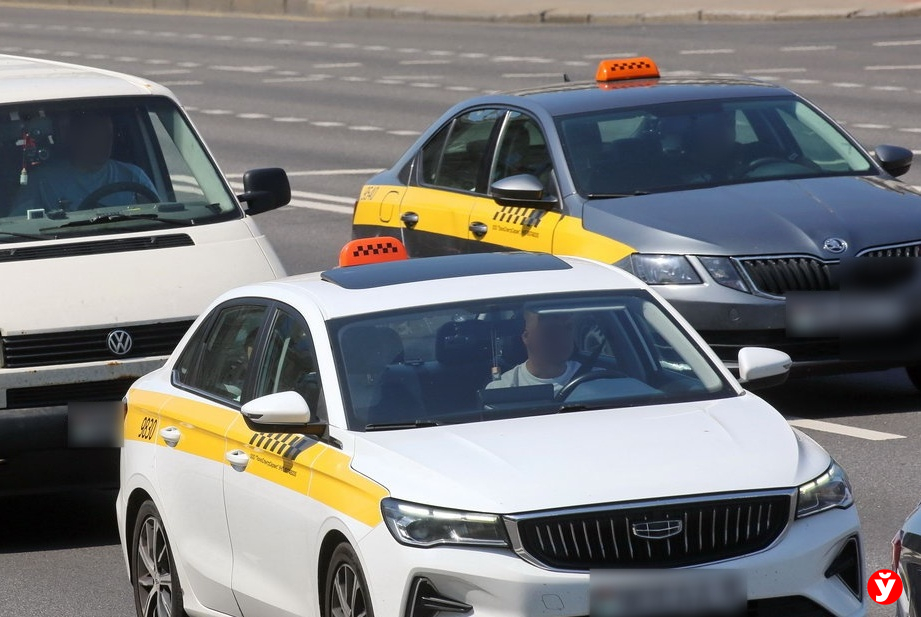 В Беларуси изъяли свыше 300 авто у нелегальных таксистов