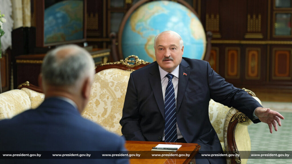 Лукашенко предложил Молдове вернуться к братским народам: что думает Азаренок