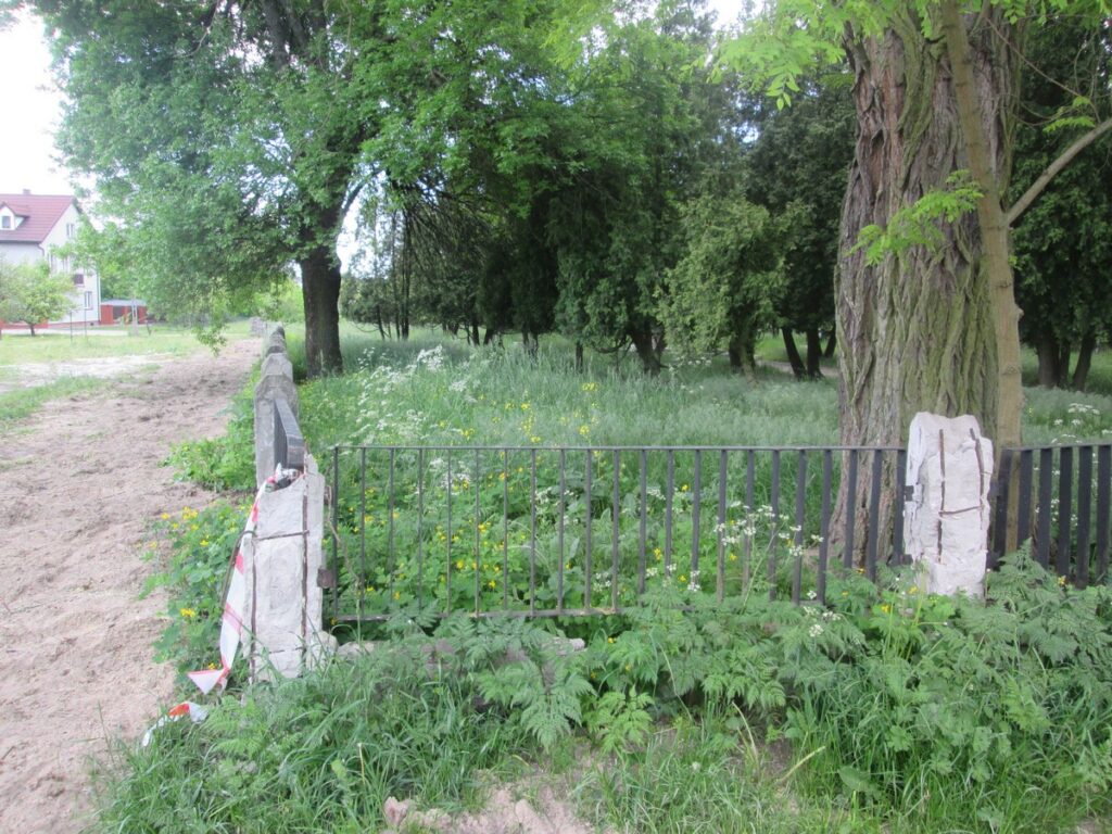 памятники