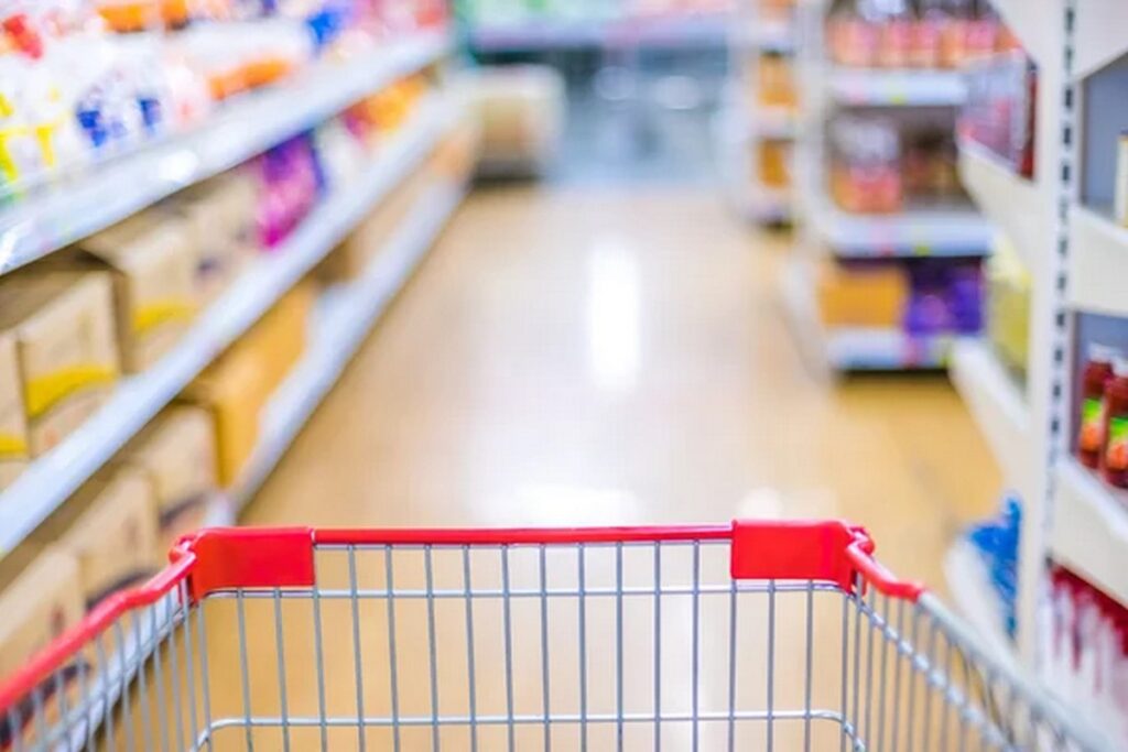 МАРТ выявил просроченные продукты в магазине в Сенице