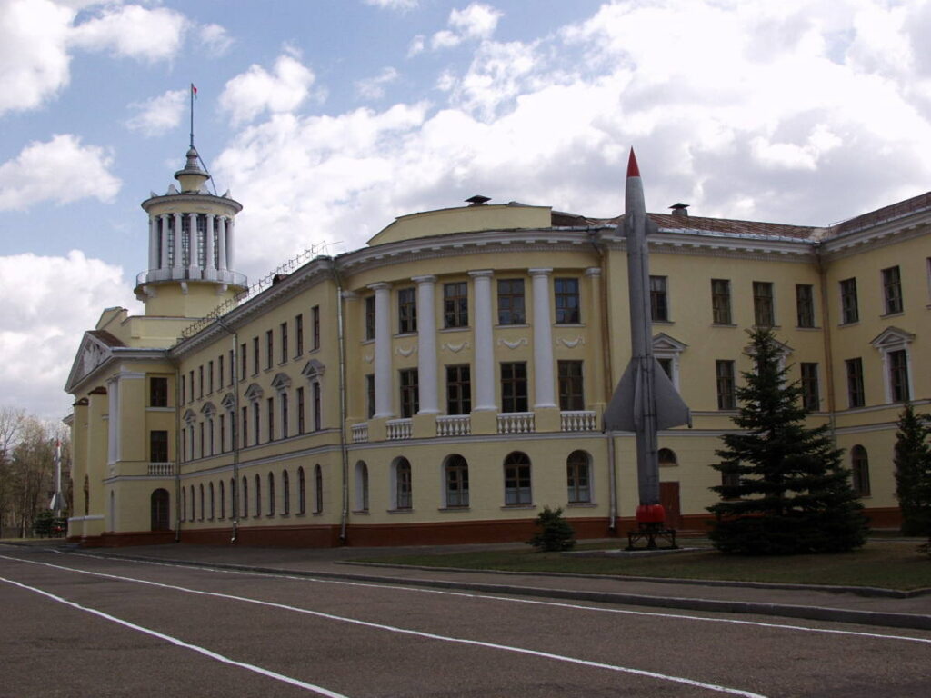 Прием документов на военные факультеты белорусских вузов заканчивается сегодня