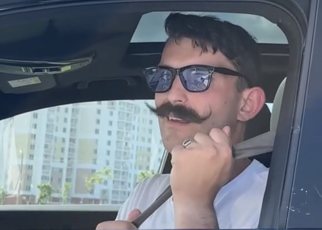 ГАИ Беларуси и усатый паникер с ремнем взорвали TikTok и могли бы получить «Оскар»