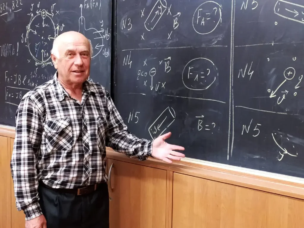 Александр Лукашенко поздравил народного учителя Валерия Барашкова с 75-летием