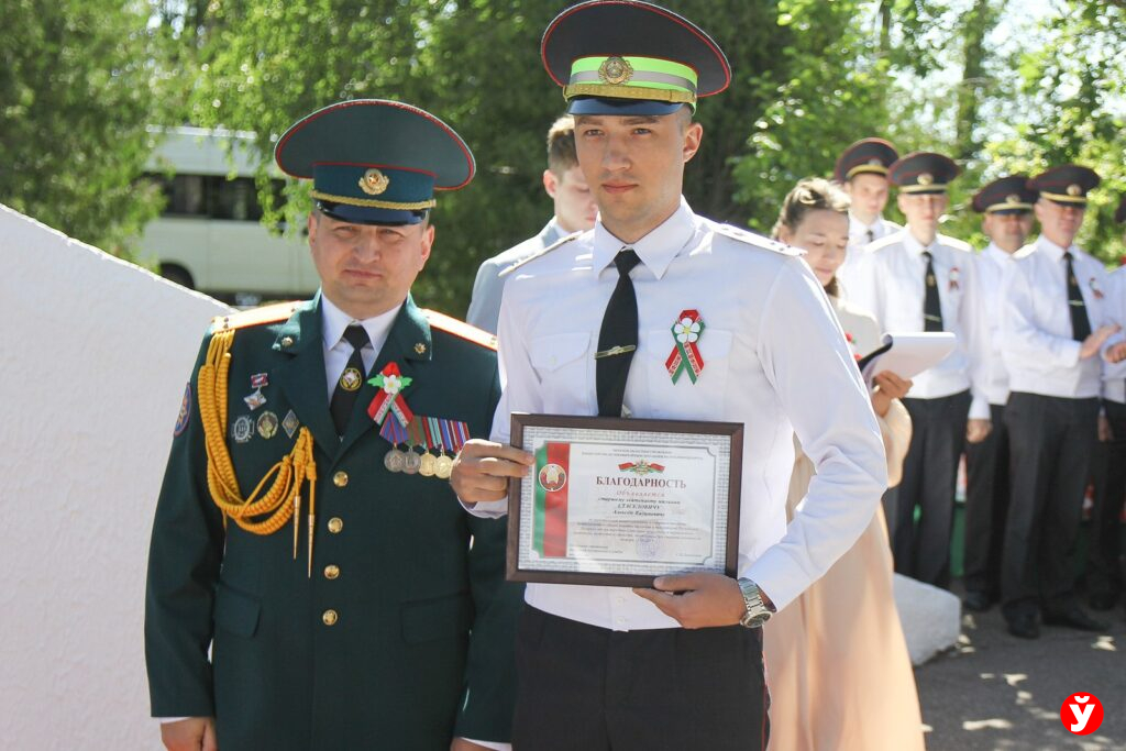 Спасли человека из огня — в Солигорском районе наградили милиционеров