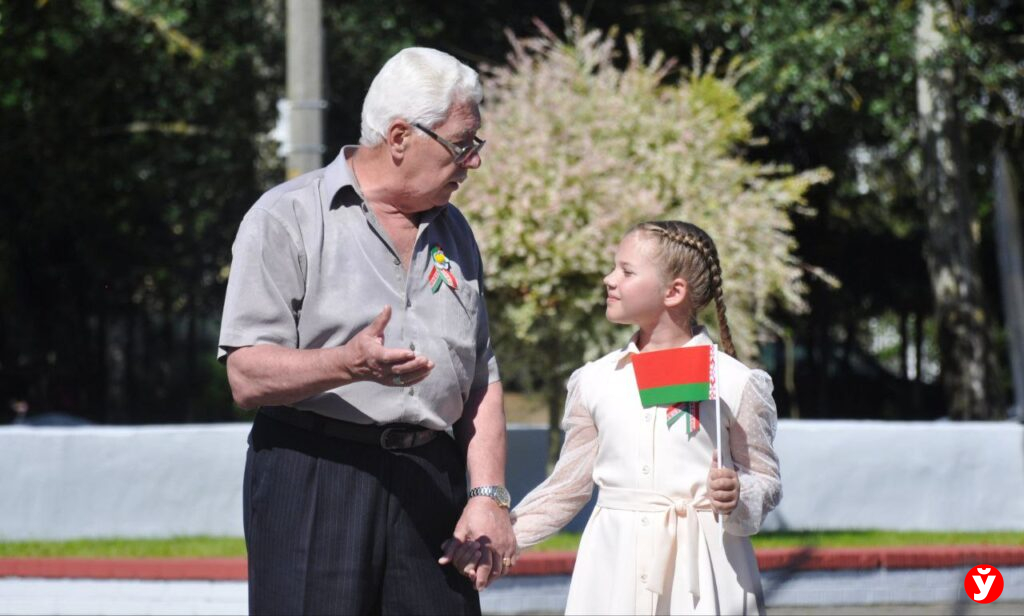«Наши дети любят Родину, но нужно учить их показывать это делами» — жители Минщины о Дне Независимости