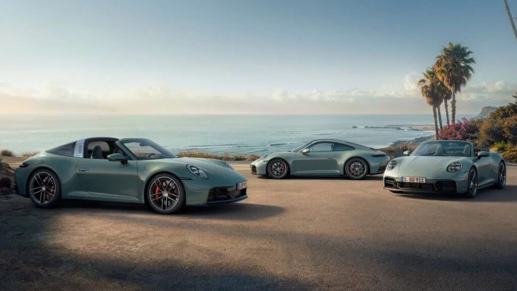 Обновленный Porsche 911 обзавелся тремя новыми версиями с полным приводом