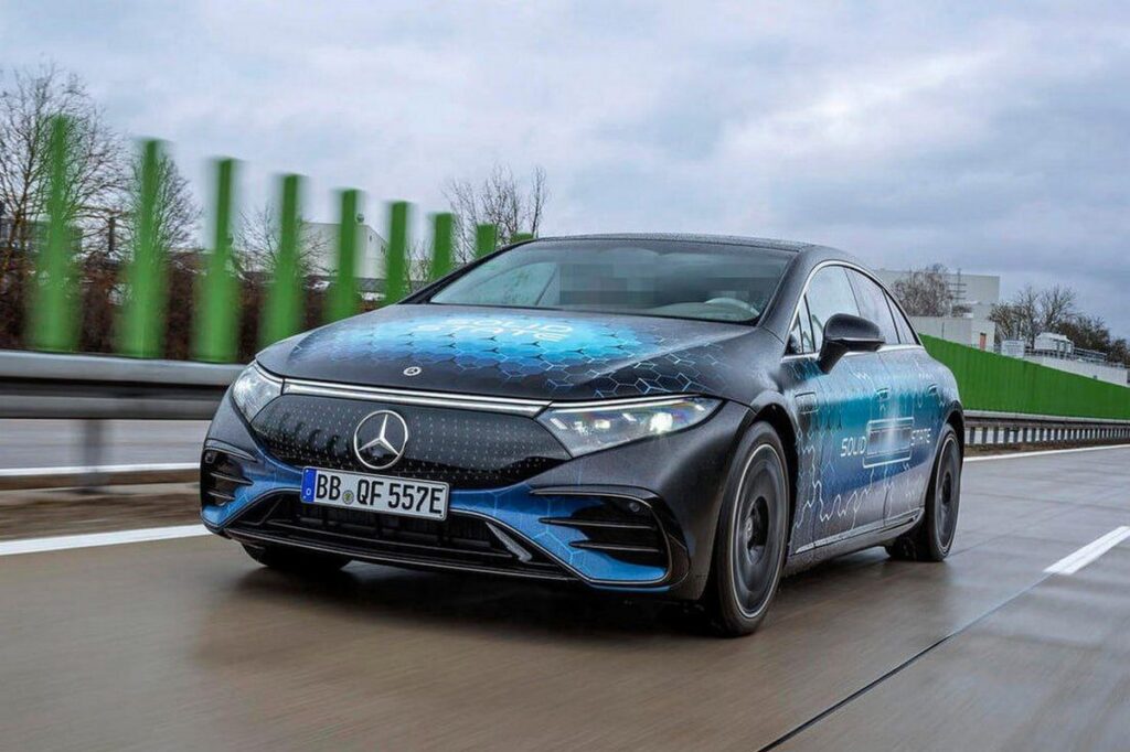 Mercedes признал провал EQS: слишком рано, слишком радикально, слишком непонятно