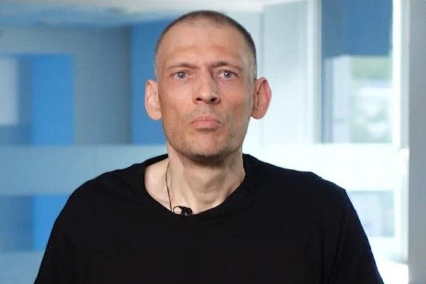 «Первый ледь» просит денег и поет: новый виток абсурда от Сережи