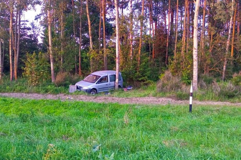 В Узденском районе водитель не справился с управлением и съехал в кювет