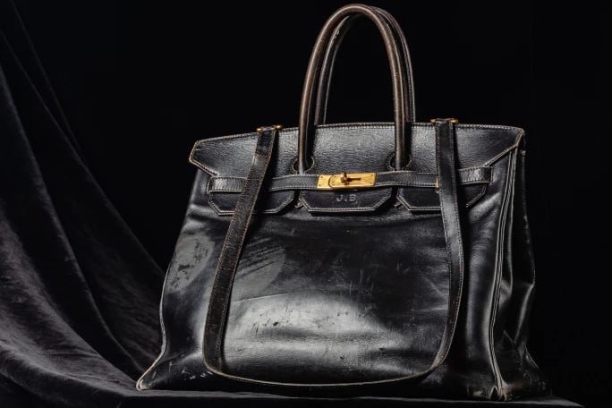 Первую сумку Birkin продали с аукциона за рекордную сумму